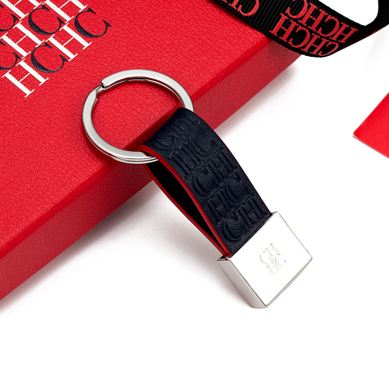 CH Embossed Monogram Leather K - Monogram Keychain Leather 리뷰 및 가격